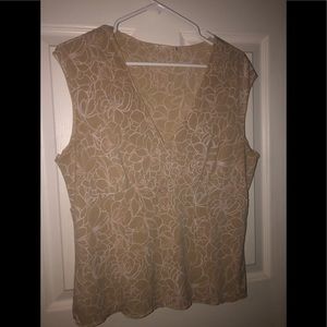 Nice Vintage Top. Light & comfortable material.
